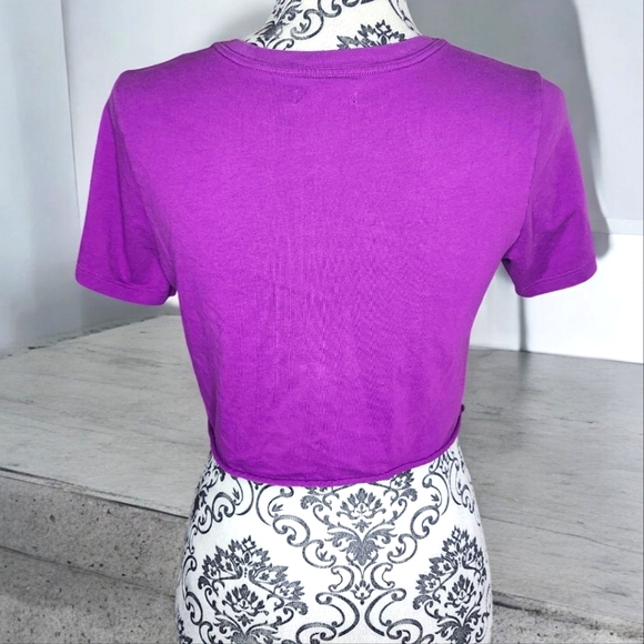 ARITZIA TNA Purple Crop Top- Medium - Picture 3 of 4